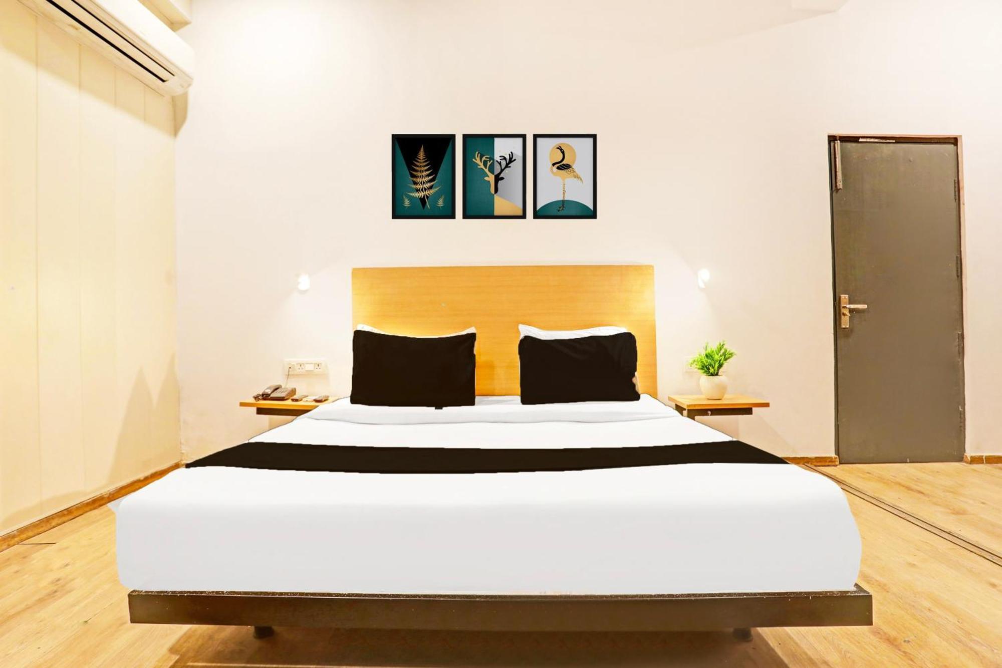 Super Townhouse Vijay Khand Gomti Nagar Lucknow Luaran gambar