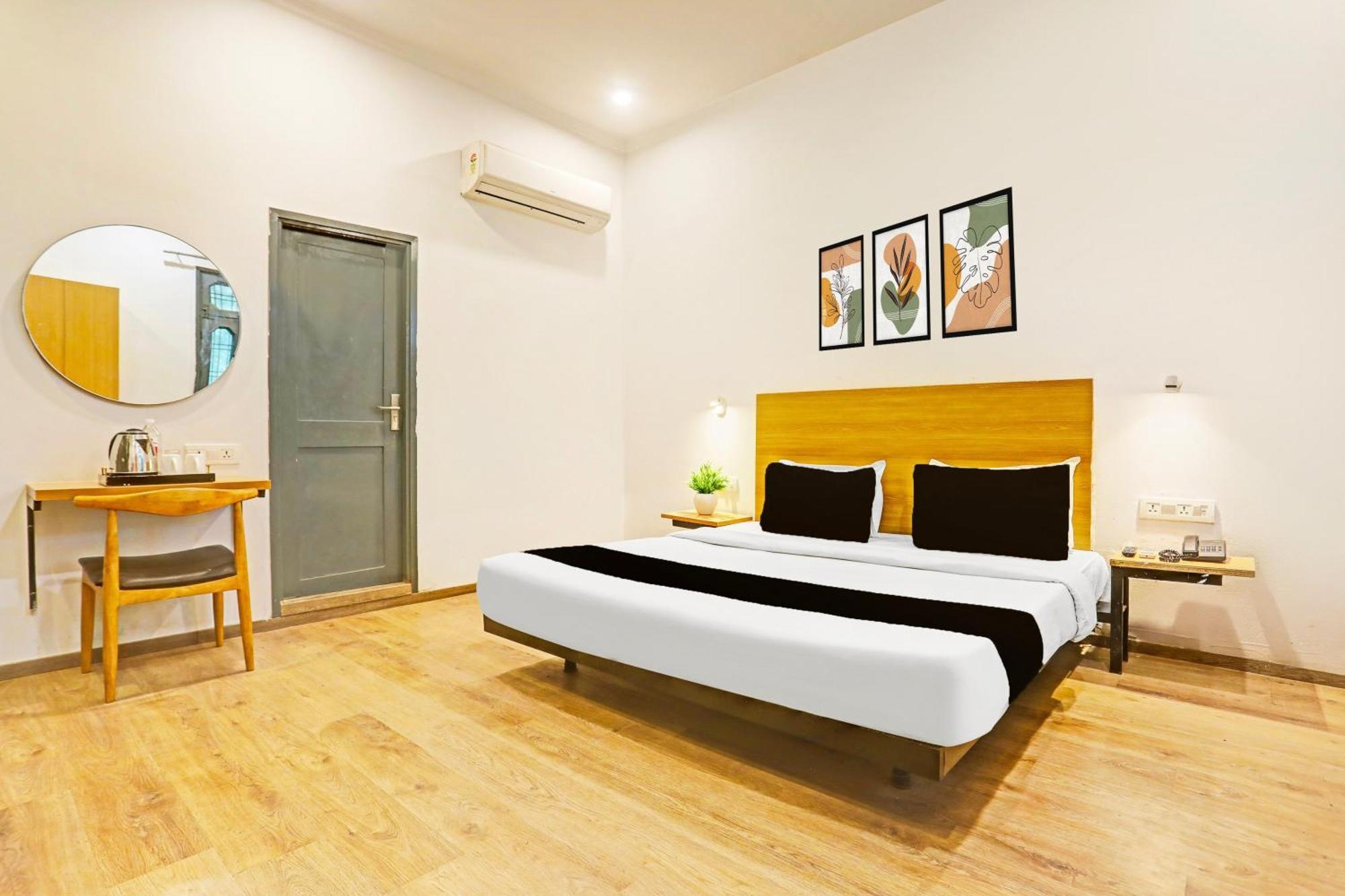 Super Townhouse Vijay Khand Gomti Nagar Lucknow Luaran gambar