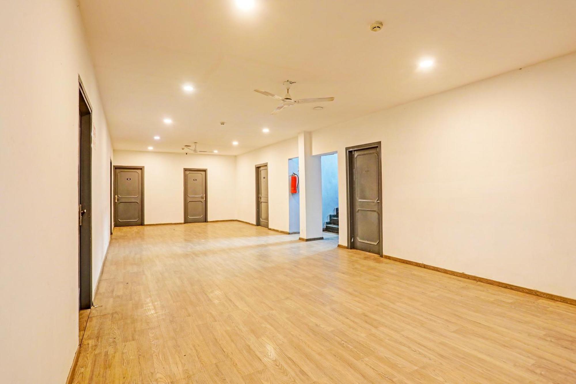 Super Townhouse Vijay Khand Gomti Nagar Lucknow Luaran gambar