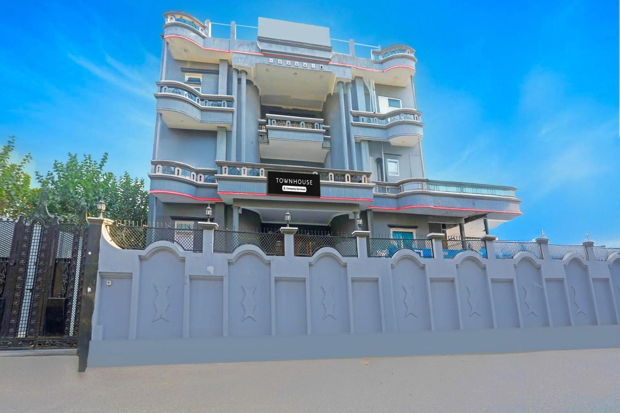 Super Townhouse Vijay Khand Gomti Nagar Lucknow Luaran gambar